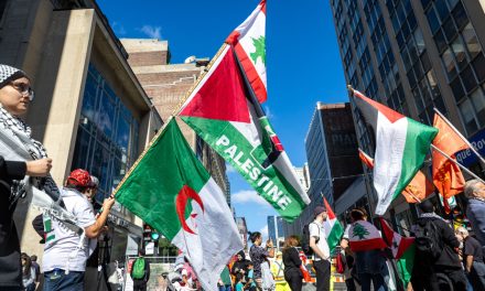 Montréal | Des centaines de personnes participent à une manifestation émotive en appui aux Libanais