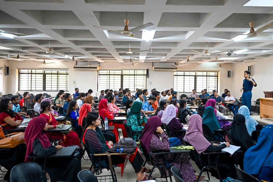 Chute de l’ex-première ministre du Bangladesh  | Les étudiants à l’origine des manifestations retournent à l’université