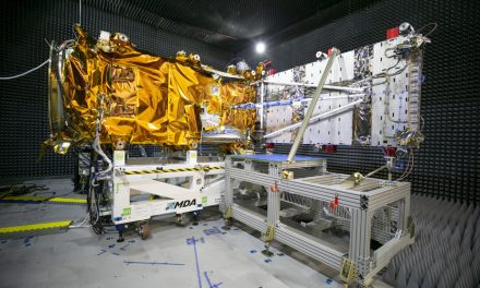 Satellites construits au Québec | Trois ans et demi plus tard, les promesses arrivent