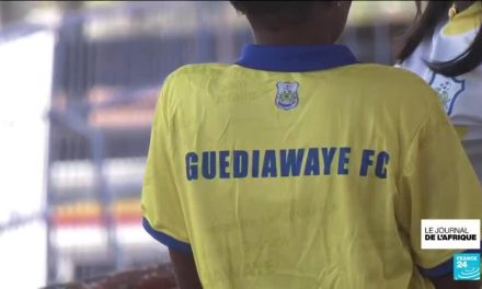 Au Sénégal, le succès des maillots de football