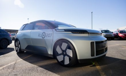Projet Arrow 2.0 | Trump pas Trump, l’auto électrique 100 % canadienne y va