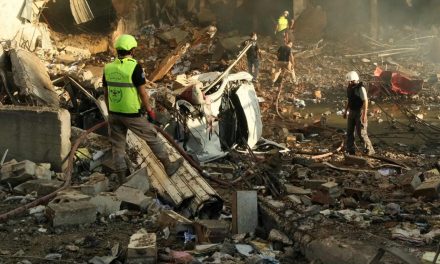 Frappes israéliennes intenses sur des fiefs du Hezbollah, la bande de Gaza bombardée