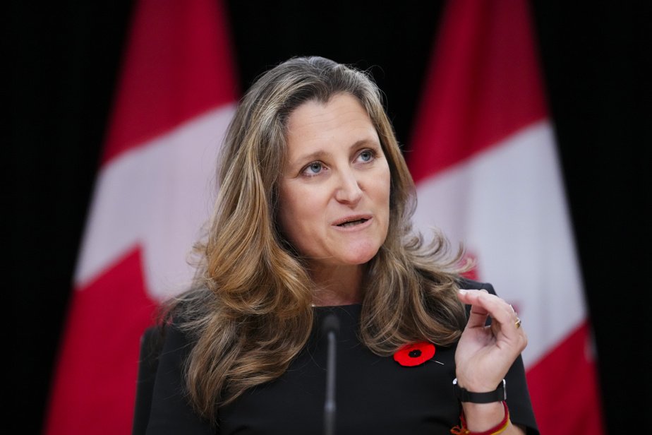 Remise sur le carbone pour les PME | Le remboursement est non imposable, rassure Freeland