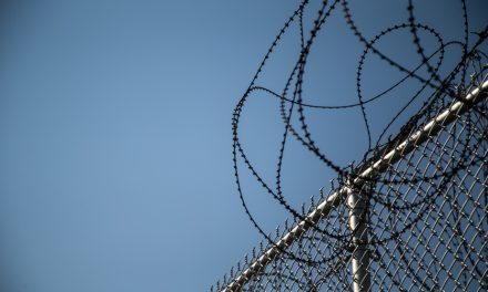 Centre de surveillance de l’immigration de Laval | Les antécédents criminels de deux des trois évadés dévoilés