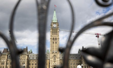 Malgré des déficits à la hausse | Le nouveau ministre des Finances défend l’énoncé économique
