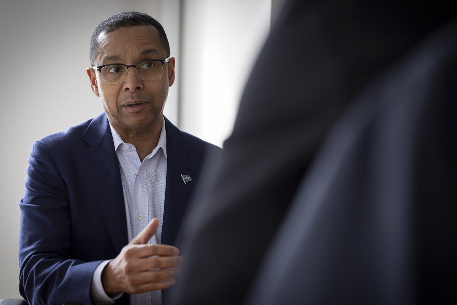 Déficients intellectuels réfugiés dans le métro | Le ministre Carmant demande à Santé Québec « d’agir »