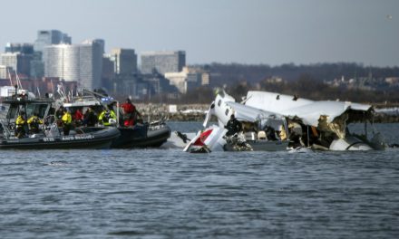 Écrasement d'avion à Washington | Qui est en cause ?
