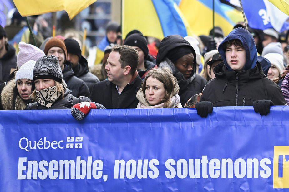 Dans plusieurs villes canadiennes | Des Canadiens se rassemblent pour souligner l’anniversaire de l’invasion de l’Ukraine