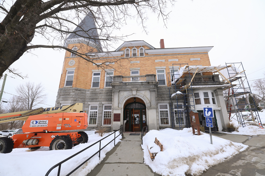 Estrie | La bibliothèque sise sur la frontière canado-américaine voit son accès restreint