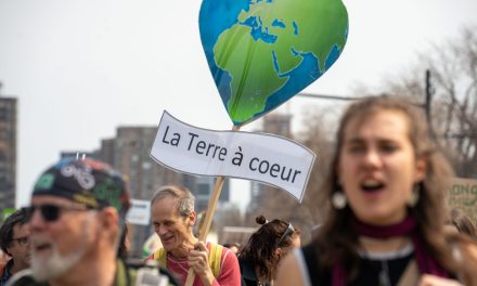 Jour de la Terre | Dans la rue pour le financement des transports collectifs