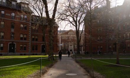 Perte de statut  | Des étudiants étrangers poursuivent le gouvernement américain