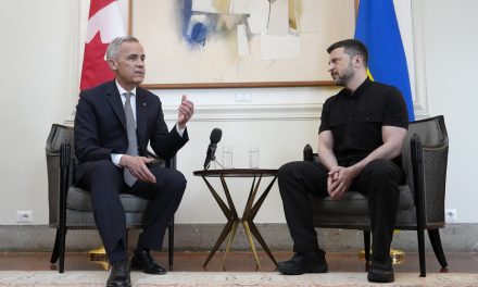 Rencontre à Rome | Carney discute de nouvelles « sanctions » contre Moscou avec Zelensky