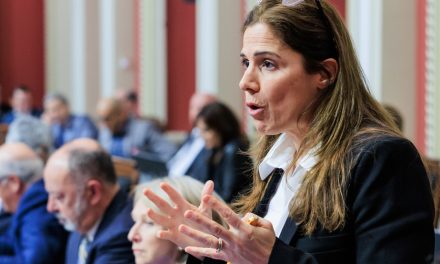 Compressions budgétaires | Les appels à la démission se multiplient contre la ministre Déry
