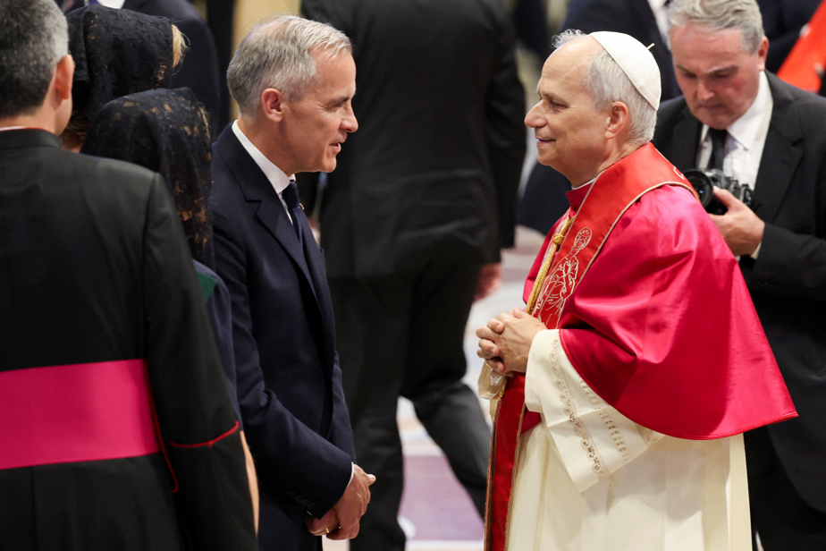 | Mark Carney rencontre le pape Léon XIV après la messe inaugurale au Vatican