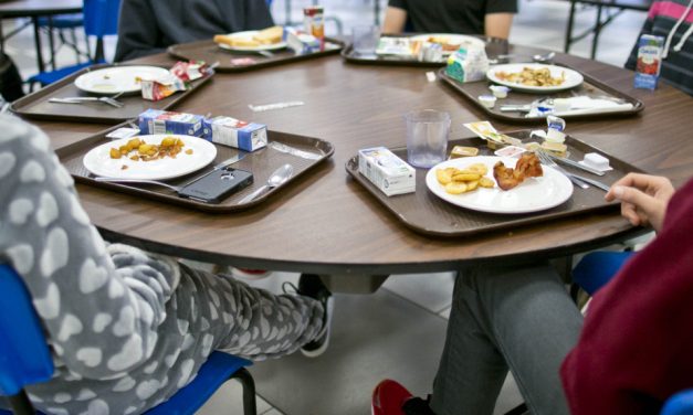 École surpeuplée à Châteauguay | Des élèves contraints de dîner à 10 h 30