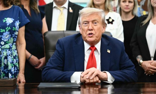 Trump pense que beaucoup d’Américains « aimeraient avoir un dictateur »