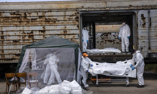 Guerre en Ukraine | Une gare convertie en laboratoire pour identifier 6000 corps