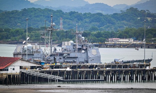 Déploiement militaire dans les Caraïbes | Le Venezuela sous pression américaine