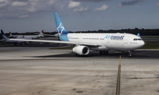 Travail non rémunéré | Les agents de bord d’Air Transat veulent qu’Ottawa légifère