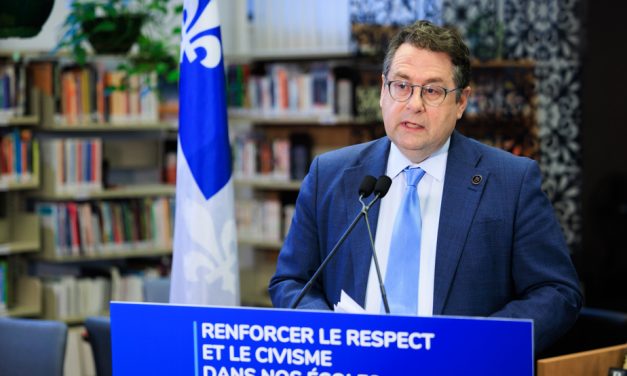 Interdiction du cellulaire à l’école | Les élèves vont s’adapter, croit Drainville