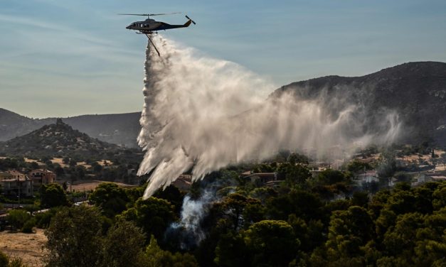 Incendies en Europe | Les flammes toujours hors de contrôle en Grèce et en France