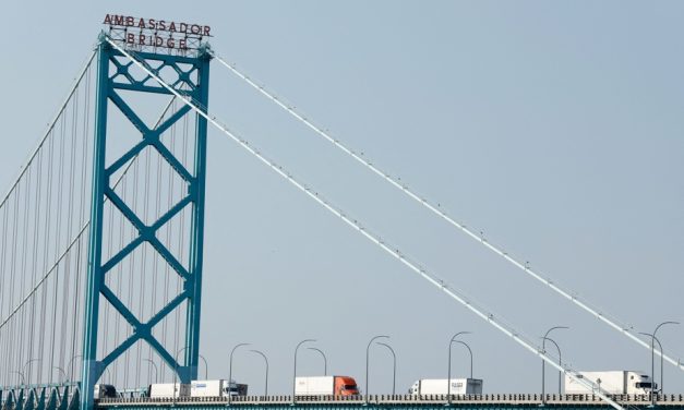 Guerre tarifaire | Ottawa continue à acheter gros aux États-Unis
