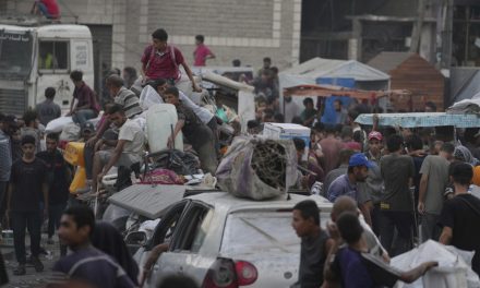 Israël bombarde la ville de Gaza, réunion à la Maison-Blanche