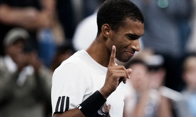 Internationaux des États-Unis | Auger-Aliassime élimine Zverev et accède aux huitièmes