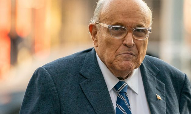 Accident de voiture | L’ex-maire de New York Rudy Giuliani est hospitalisé