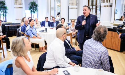 Insatisfaction des Québécois | Legault invite ses députés à « être francs » avec lui