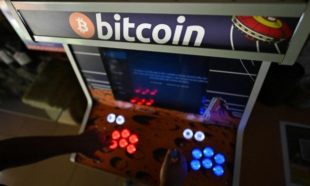 Le bitcoin bat un nouveau record et dépasse les 124 000 $ US
