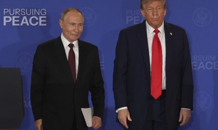 Guerre en Ukraine | Trump exclut un cessez-le-feu immédiat, Zelensky à Washington lundi