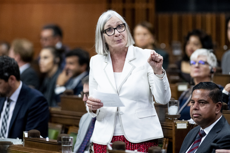 Conflit de travail | La ministre de l’Emploi exhorte Postes Canada à déposer une nouvelle offre au syndicat
