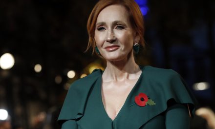 Transidentité | J.K. Rowling accuse Emma Watson d’être « ignorante »