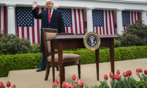 La Cour suprême a élargi les pouvoirs de Trump, et il en veut plus