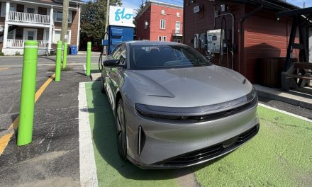 Véhicules électriques | Des bornes pour alimenter sa maison avec sa voiture s’en viennent
