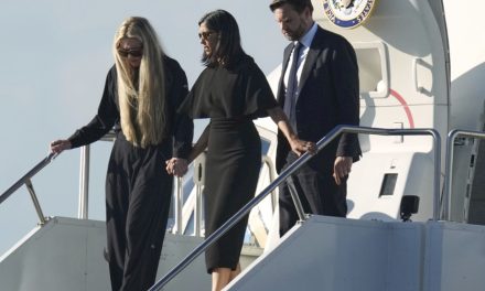 Le deuil médiatisé et militant de la veuve de Charlie Kirk