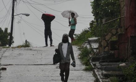 L’ouragan Melissa a touché Cuba après avoir perdu de la puissance
