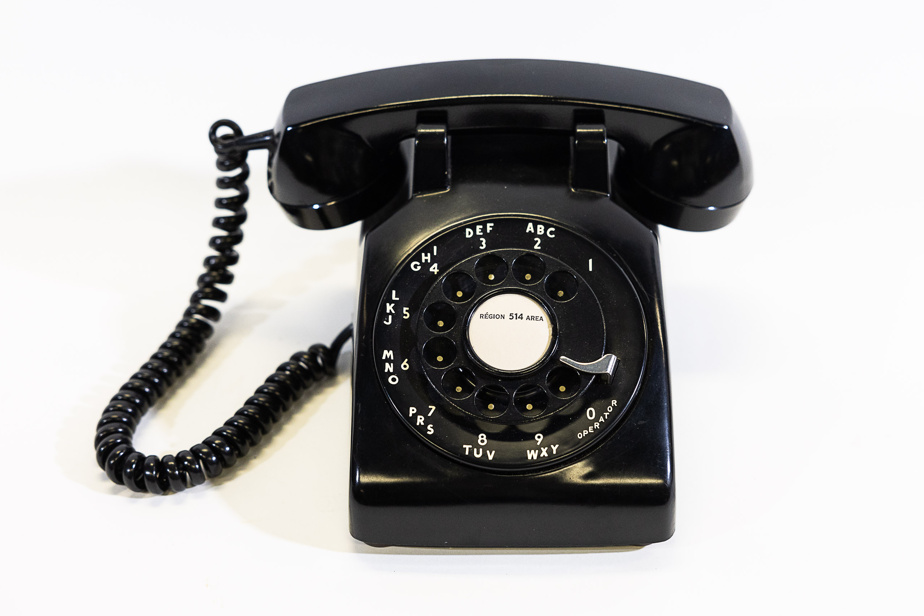 Vie numérique | Des parents ramènent le téléphone fixe à la maison