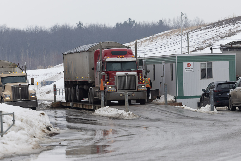 L’armée enfouit encore plus de « polluants éternels » à Mascouche