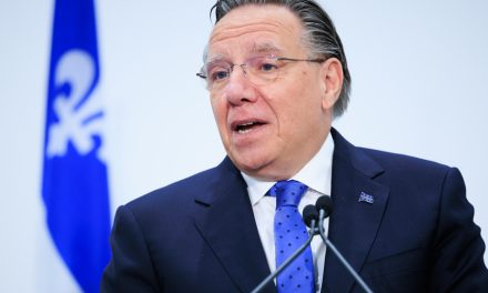 Patrons de la santé et de l’éducation | François Legault prépare des congédiements