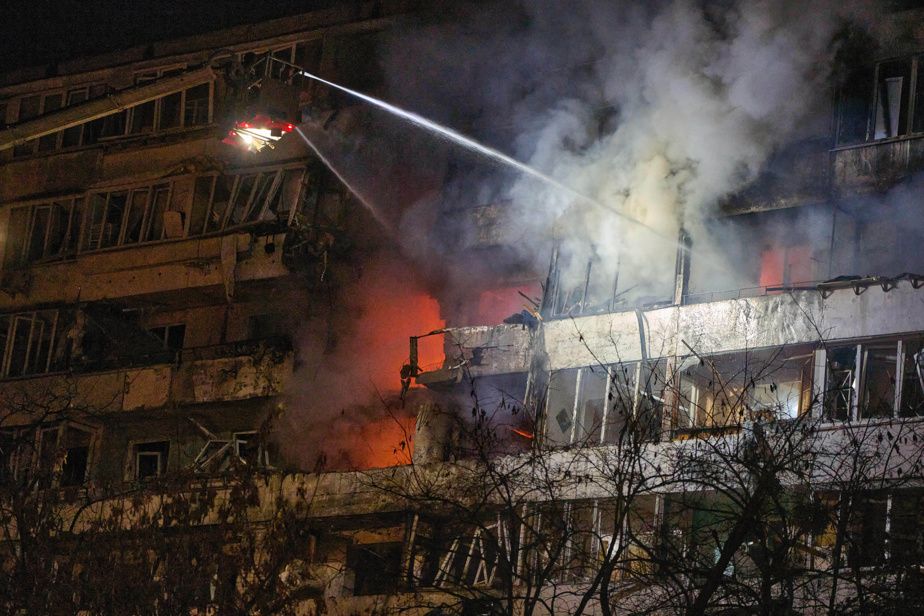Nouvelle nuit d’attaques aériennes massives en Ukraine et en Russie