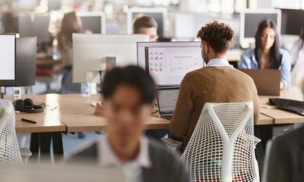 Intelligence artificielle | Les entreprises québécoises curieuses, mais prudentes