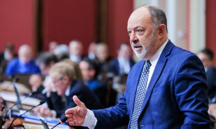 Loi 2 | Christian Dubé claque la porte de la CAQ