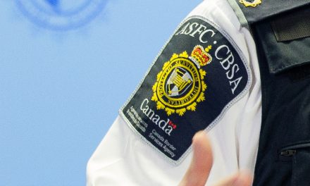 Agence des services frontaliers du Canada | Plus de 10 000 mandats d’expulsion sont actifs depuis plus d’un an