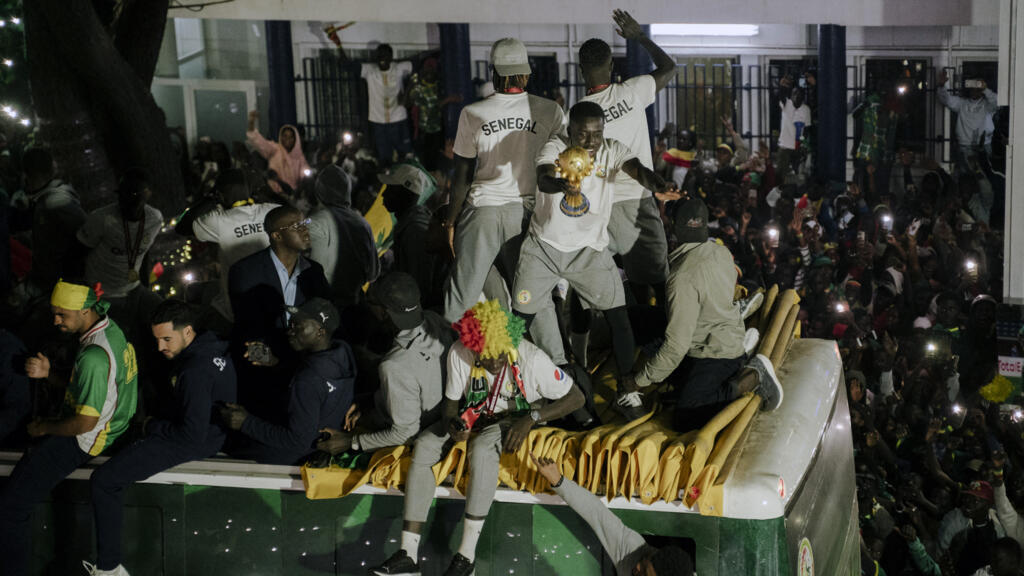 CAN 2025 : les Lions de la Teranga fêtés par des dizaines de milliers de Sénégalais