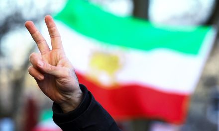 Soulèvement en Iran | Le régime pourrait tomber, estiment des experts