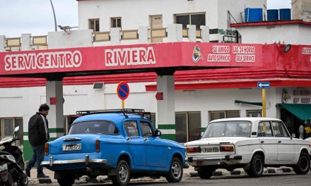Trump menace de droits de douane les pays vendant du pétrole à Cuba