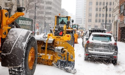 Déneigement déficient à Montréal | L’état de la machinerie en cause, selon la mairesse