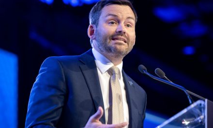 Propos de Doug Ford | « J’ai de la misère à ne pas rire », réplique St-Pierre Plamondon